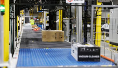 Amazon Workplace Shooting: Employee Leaves Ohio Fulfillment Center After Firing Multiple Gunshots, Later Dies Following Police Shootout