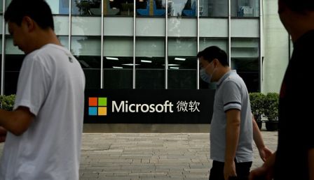 Microsoft Faces Backlash Over iPhone-Only Policy That Bans China Staff from Using Android Phones