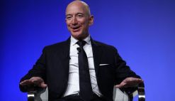 Jeff Bezos Announces Overhaul at Washington Post, Editorial Chief Steps