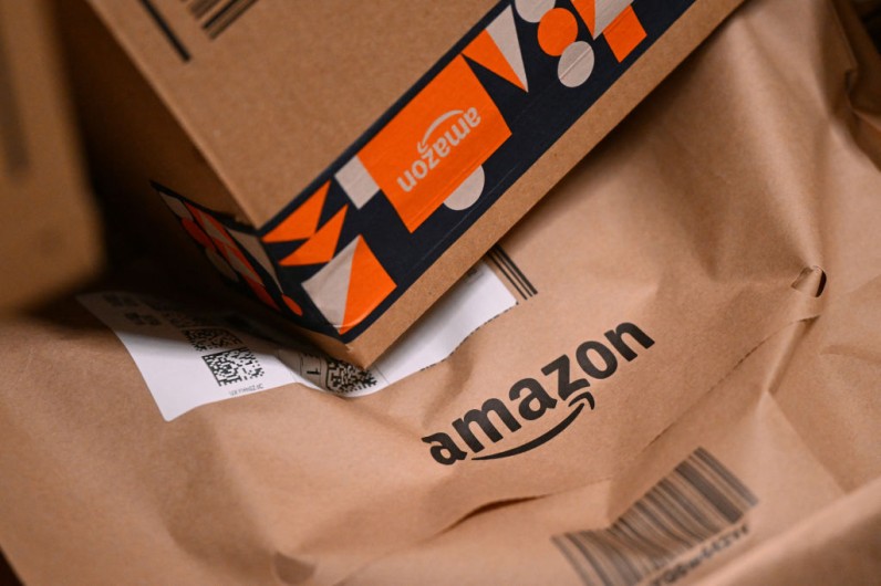 Amazon Signs Deal With FedEx to Boost Home Delivery Services