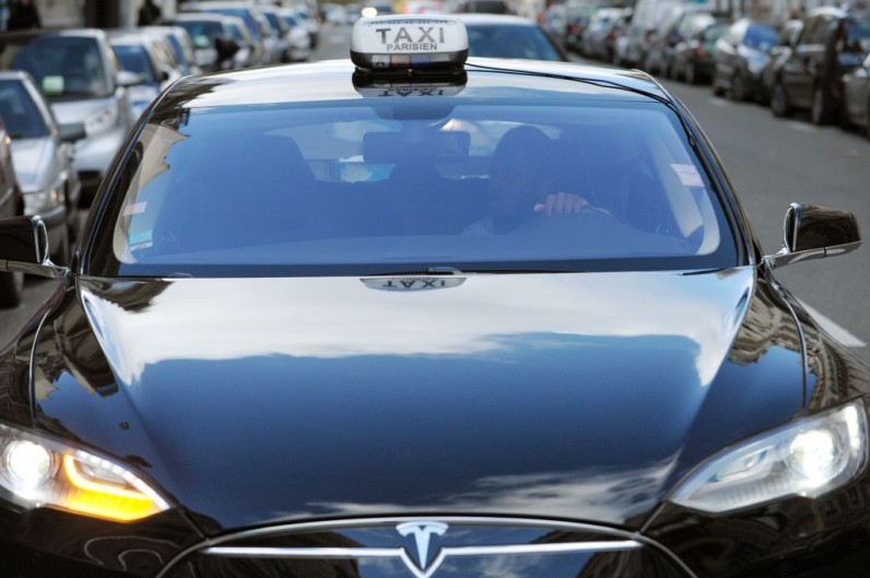 Tesla’s Self-Driving Taxis Face Federal Questions Before Hitting Austin Streets