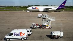 FedEx Founder Frederick Smith Dies, Leaves Legacy of Innovation