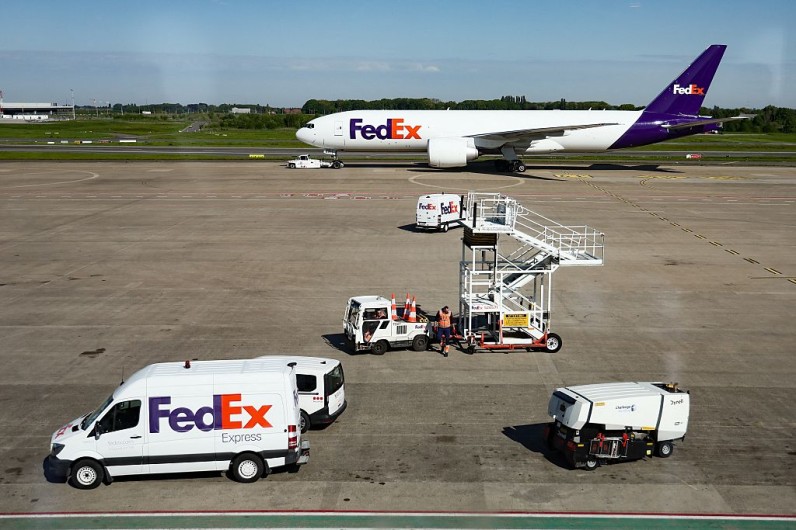 FedEx Founder Frederick Smith Dies, Leaves Legacy of Innovation