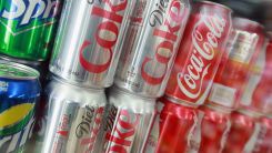 Trump Suggests Coca-Cola to Use Cane Sugar—Company Offers Vague Response