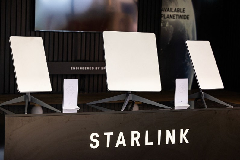 SpaceX’s Starlink Experiences 2.5-Hour Outage Amid Software Error