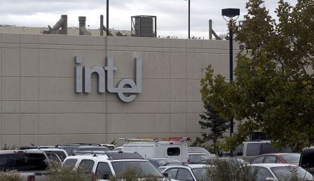Struggling Intel to Lay Off Thousands, Halts Global Projects Amid