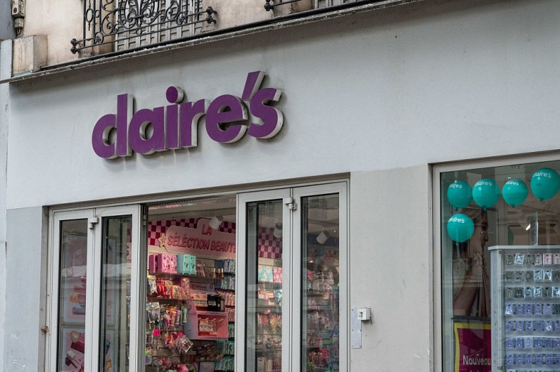 Claire’s Faces Massive Closures Amid Bankruptcy, Seeks Buyer for 800
