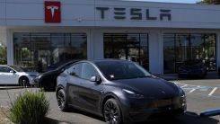Tesla Eyes Mass Production of Lower-Priced EV Amid Market Shifts