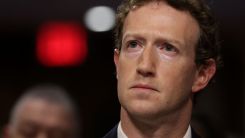 Mark Zuckerberg’s Big AI Glasses Reveal Derails With Spectacular Live