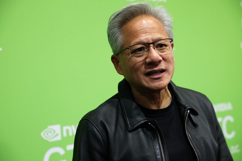 Nvidia’s Jensen Huang Treats Crowds During Night with Samsung, Hyundai