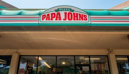 Apollo Scraps Papa John’s Takeover Plan Amid Consumer Spending Slowdown
