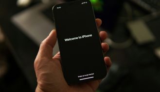 Person holding an iPhone