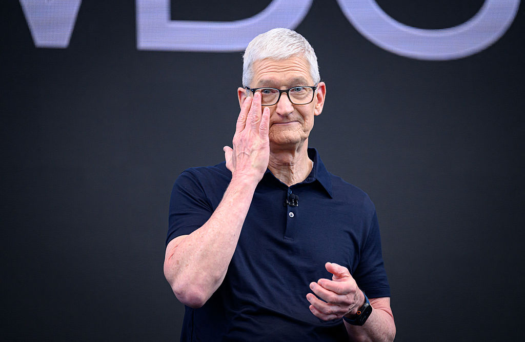 Apple CEO Tim Cook Warns of Price Hike of Popular Devices Due to Memory Chip Shortage