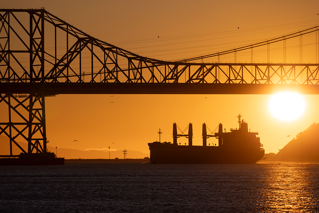 Oil Prices Fall as US-Iran Peace Framework Lifts Global Market Sentiment